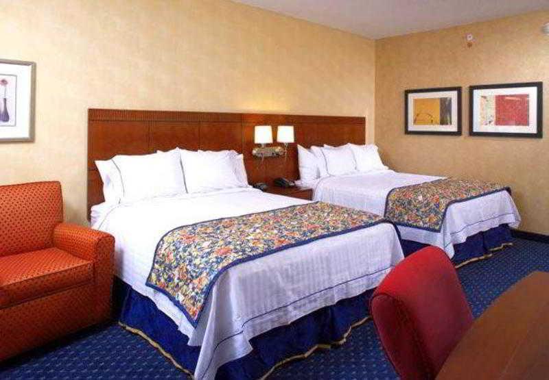 Courtyard By Marriott Akron Stow Bagian luar foto